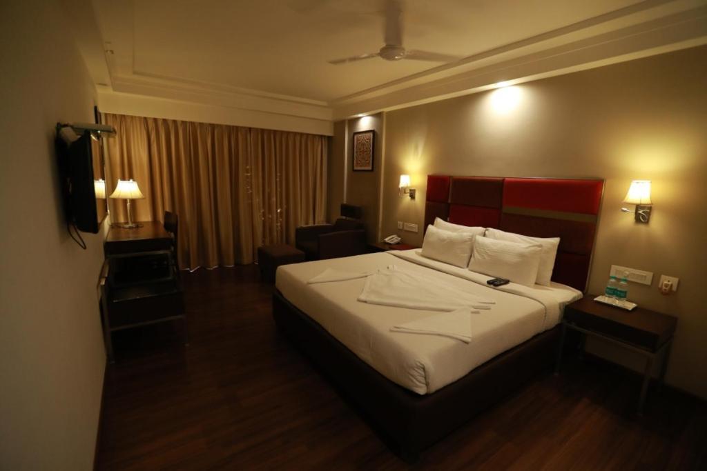 Hotel-S-Park Khammam Экстерьер фото